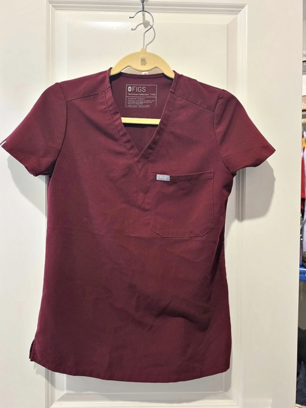 FIGS Technical Collection Burgundy XXS Short Sleeve Top & Pant Set